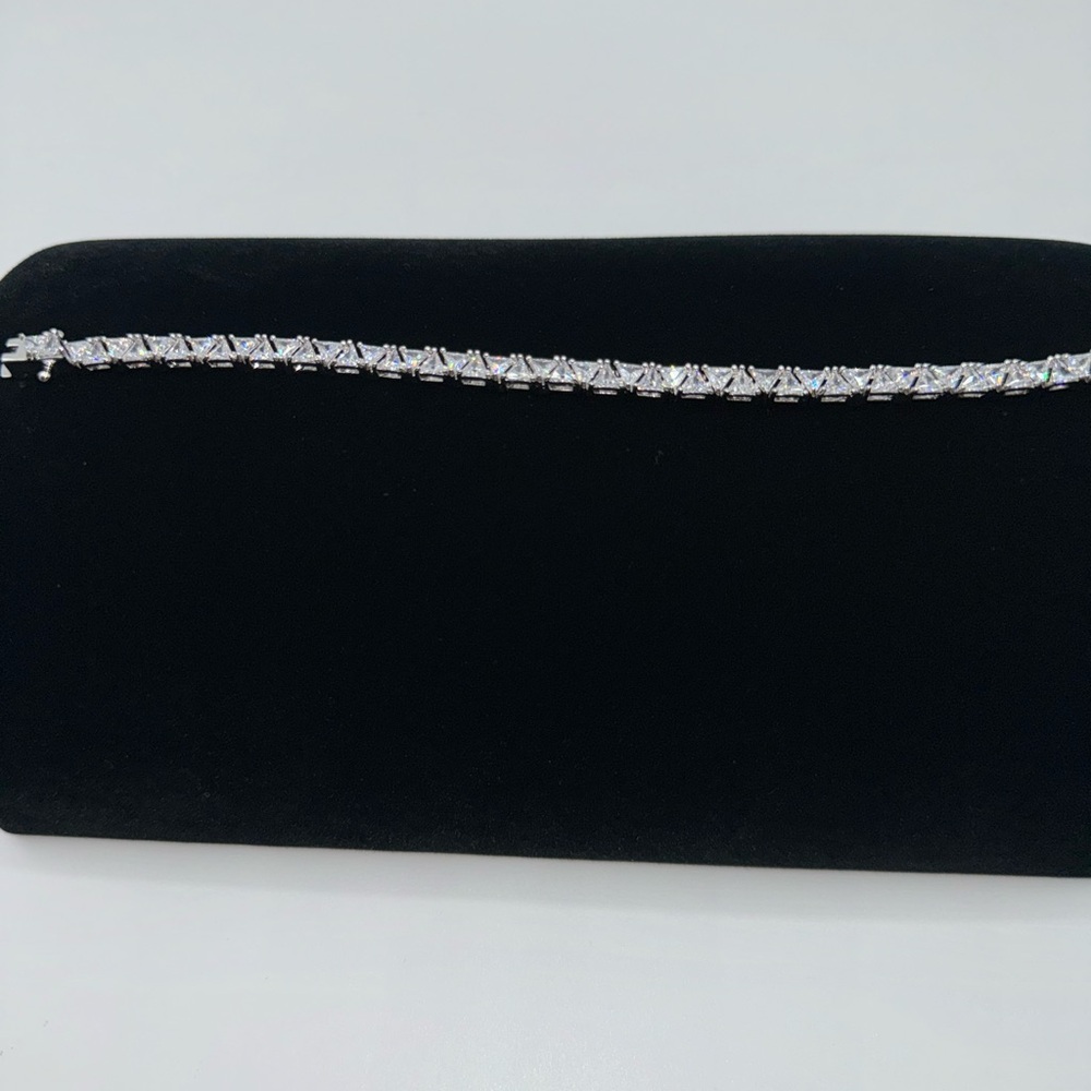 18k 13ct Trillion Tennis Bracelet - Picture 12 of 14